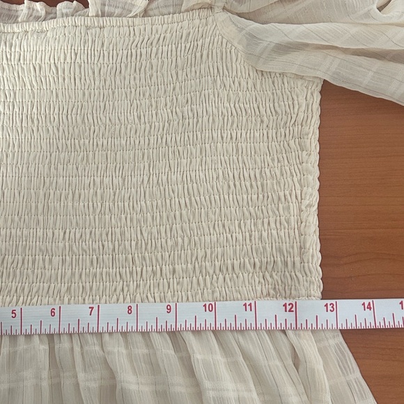 Moon River Cream Smocked Puff-Sleeve Tiered Maxi Dress - Picture 10 of 14